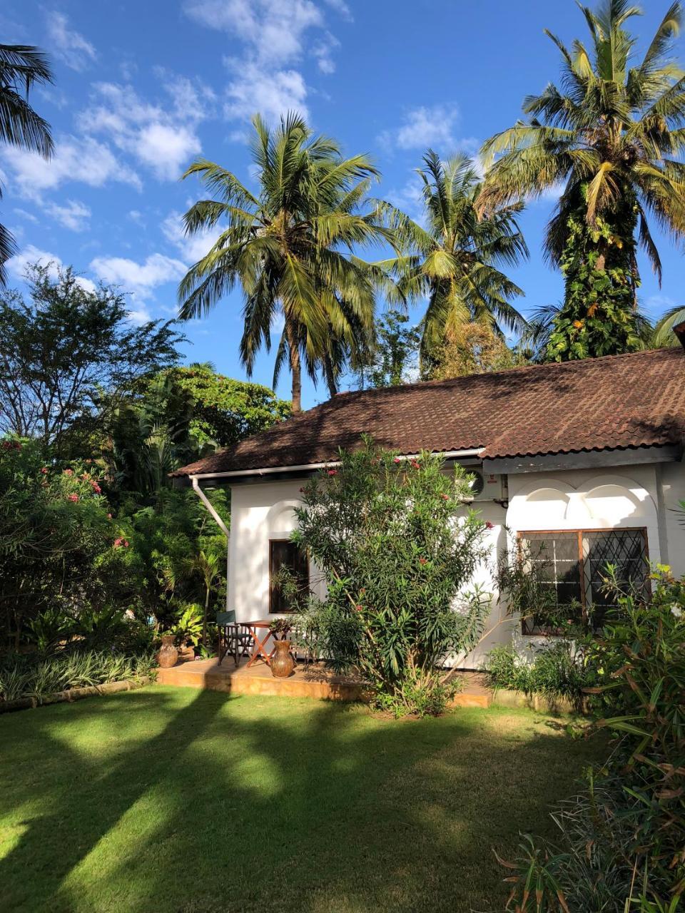 Upepo Garden Hotel Dar es Salaam Zewnętrze zdjęcie